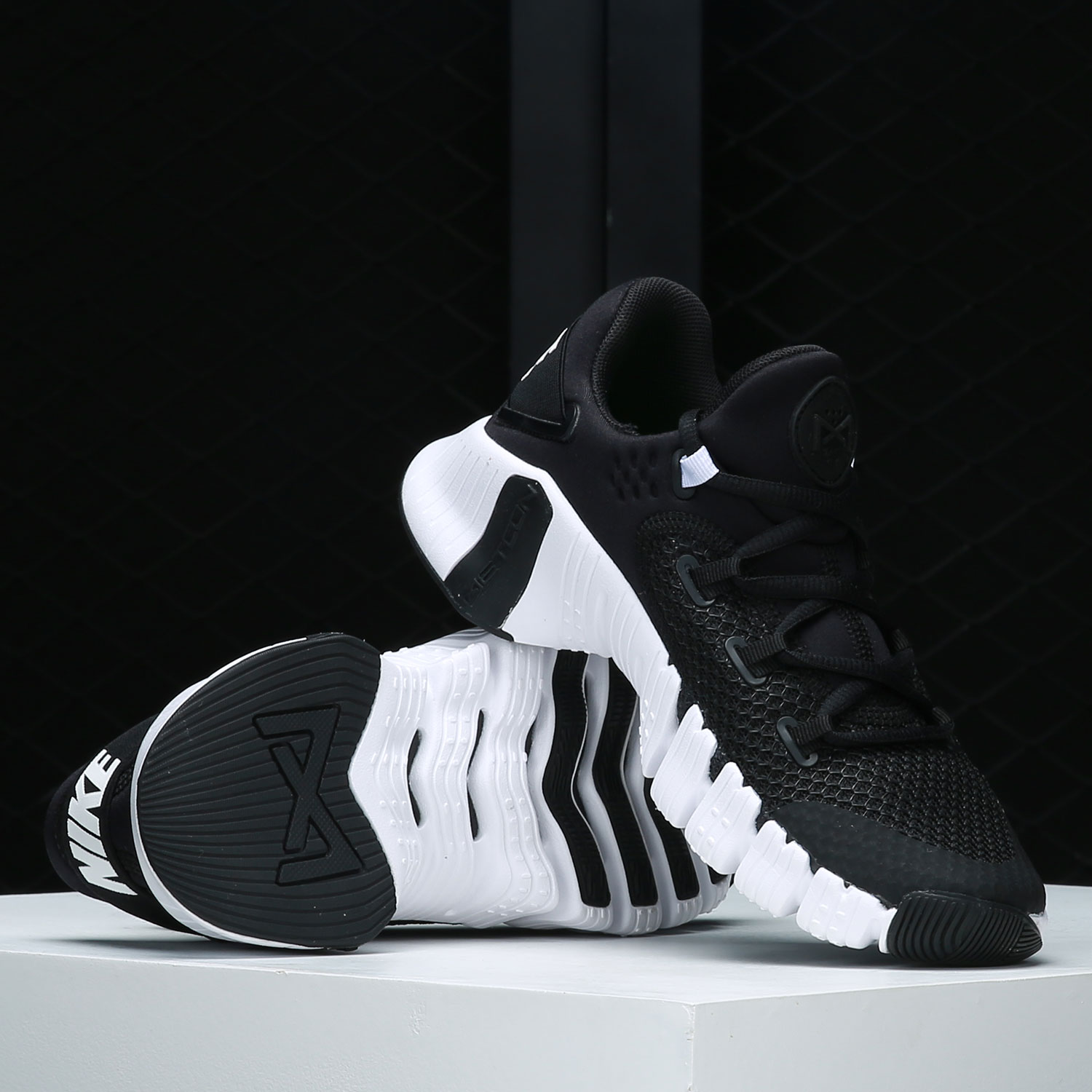 Nike Authentic Women's Free Me - đánh giá và giá Women Shoes Nike