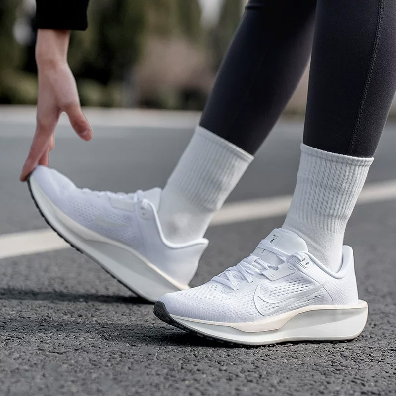 NIKE Women's QEST 6 Mesh Shoes - đánh giá và giá Women'S Shoes Nike Jordan