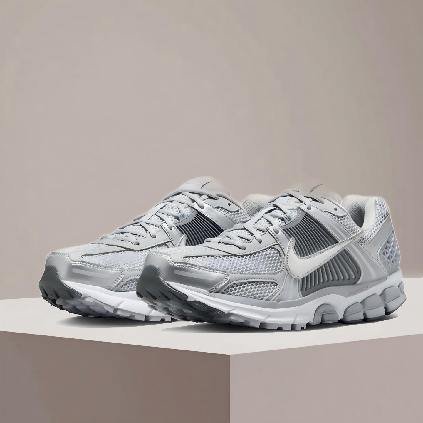 Nike Zoom Vomero 5 Yankees Run - đánh giá và giá Women Shoes Nike