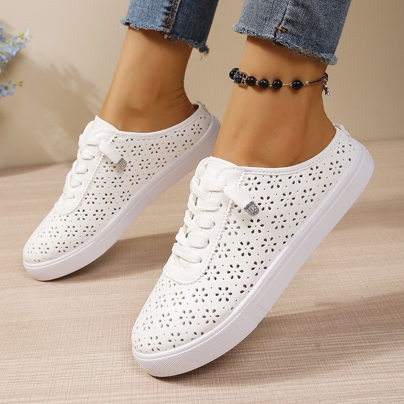 Floral Cutout Slip on Mule Tra - đánh giá và giá Slip On Mule Flat